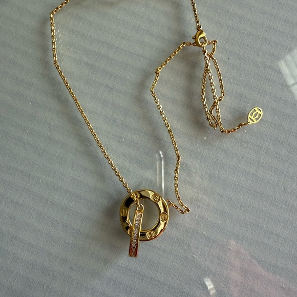 Elegant Gold Necklace with Crystal Accents - Picture 6 of 6